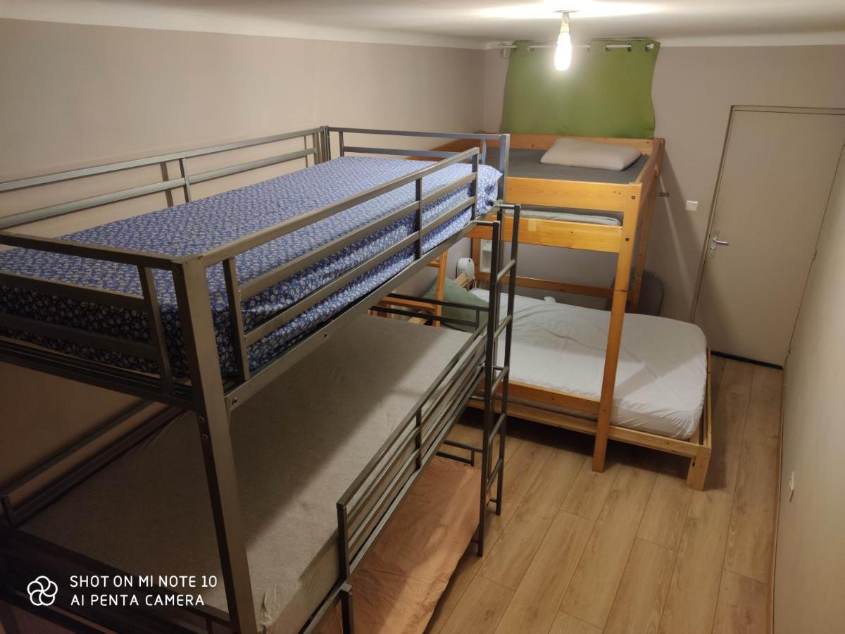 Logement Chambre Seul En Supplement Ou Dortoir Mixte Roquemaure  Kültér fotó